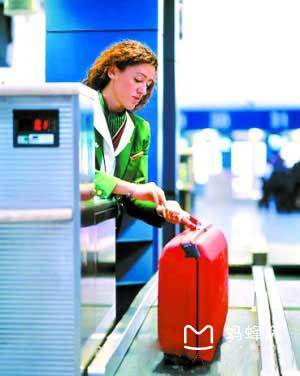坐飛機(jī)托運(yùn)行李防丟策略 讓你出行無憂